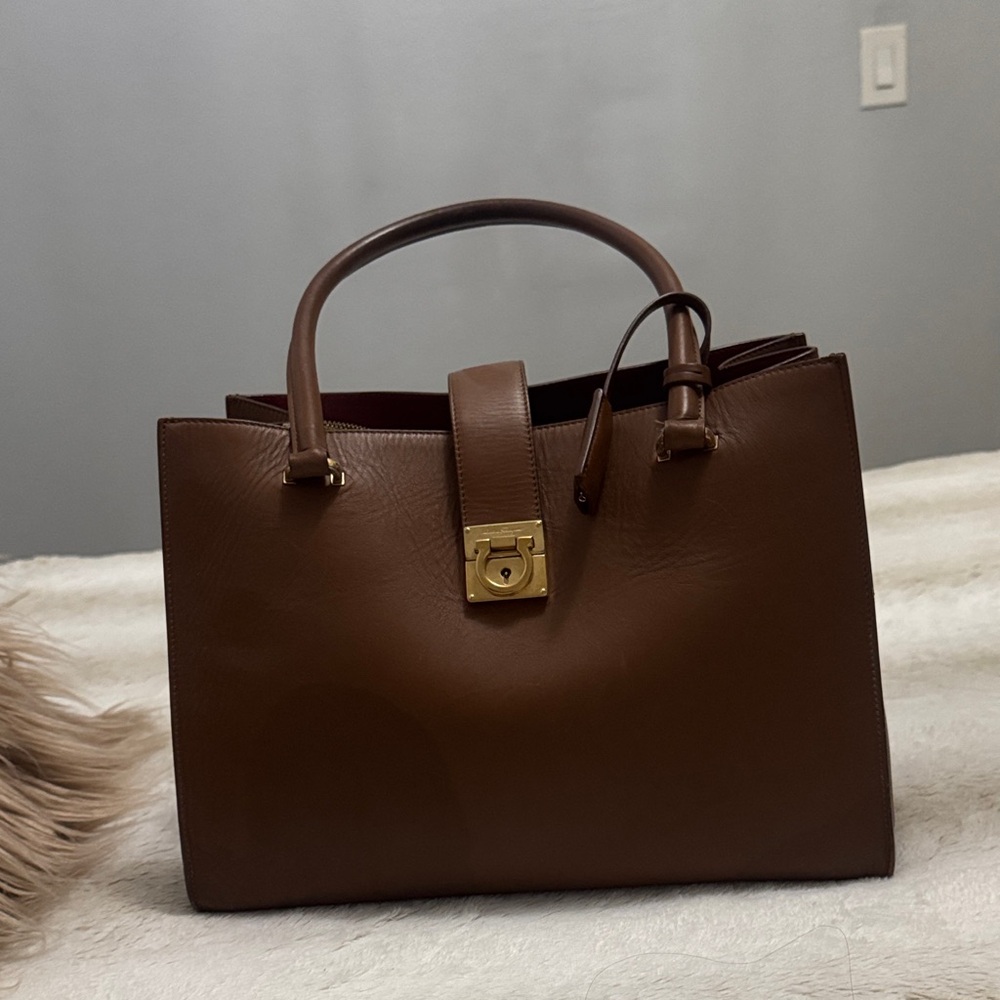 Salvatore Ferragamo Elegant Brown Leather Handbag
